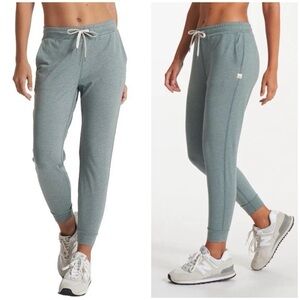 Vuori Women's Performance Jogger Sage Green Activewear Athleisure Size XL